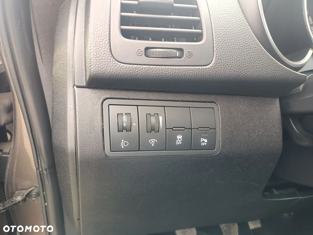 Kia Venga - 16