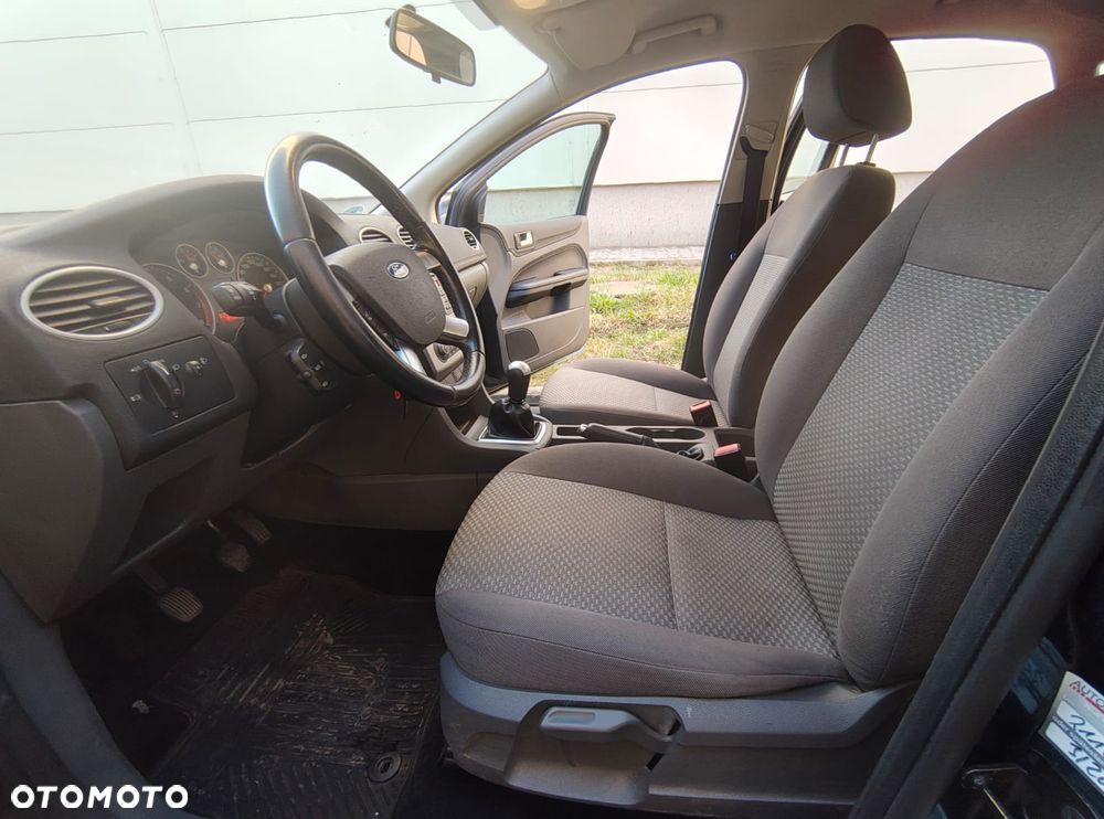 Ford Focus 1.6 16V Style - 9