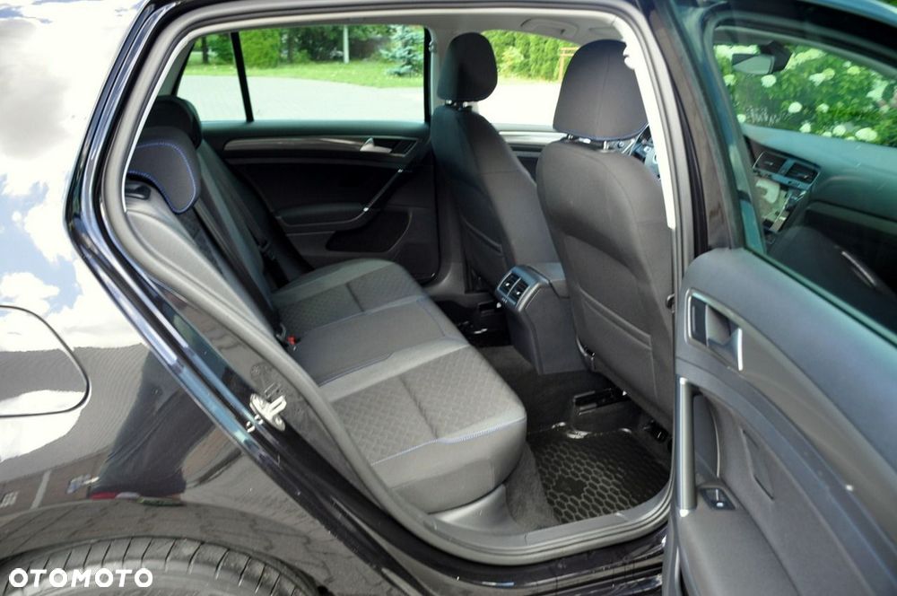 Volkswagen Golf - 20