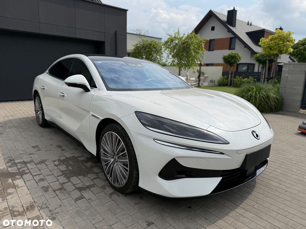 Denza Z9 - 7