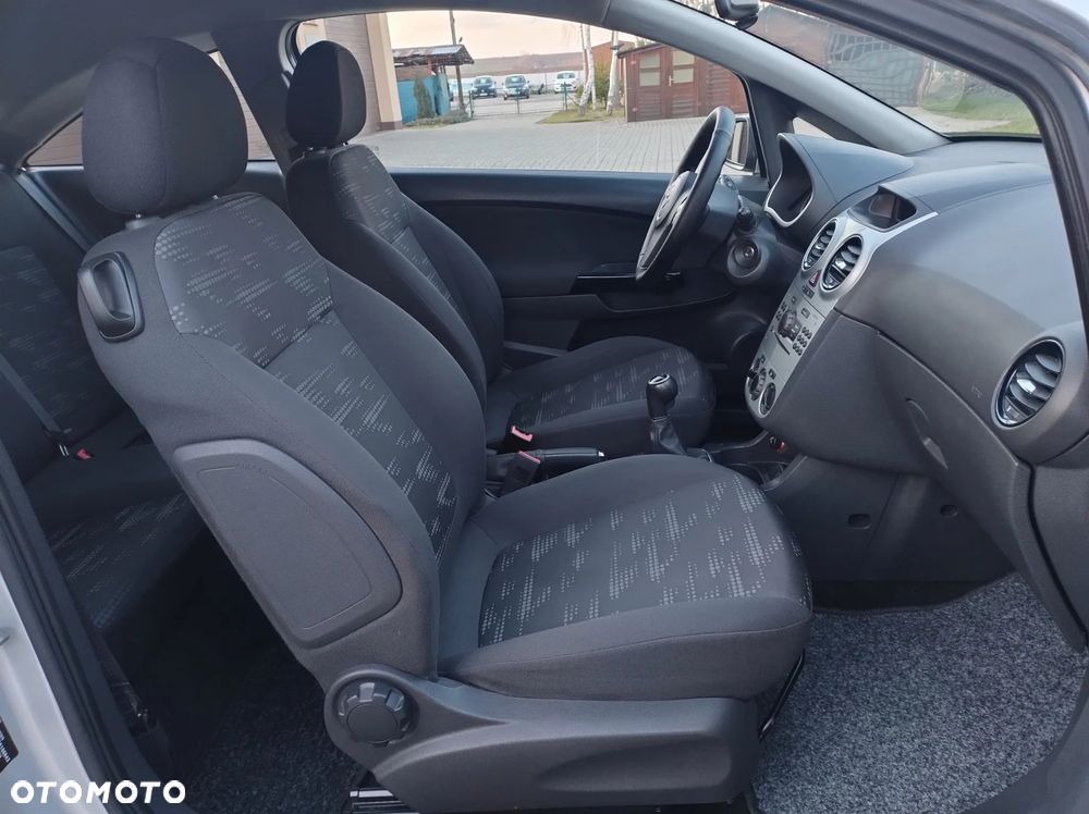 Opel Corsa 1.2 16V Cosmo - 31