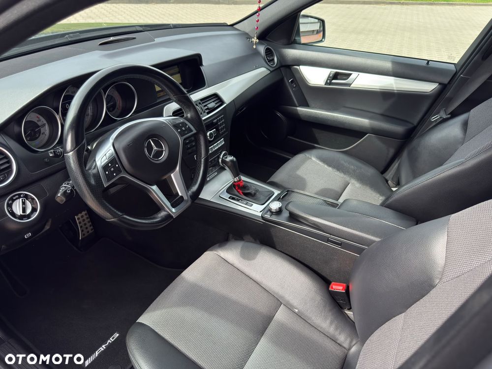 Mercedes-Benz Klasa C 250 CDI DPF 4Matic (BlueEFFICIENCY) 7G-TRONIC Avantgarde - 15