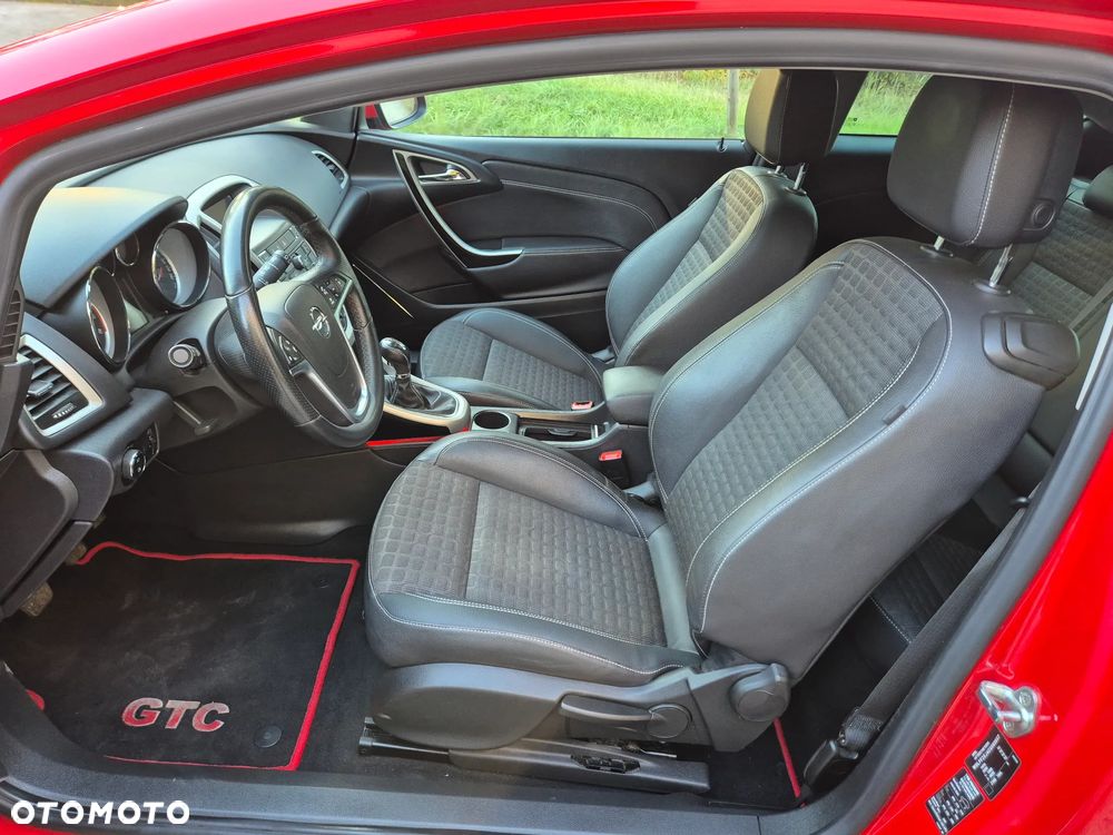 Opel Astra GTC 1.6 Turbo Edition - 15