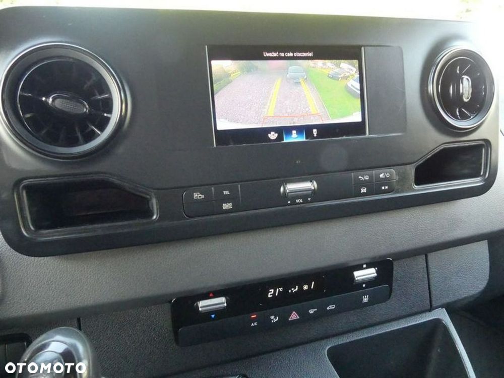 Mercedes-Benz Sprinter - 9