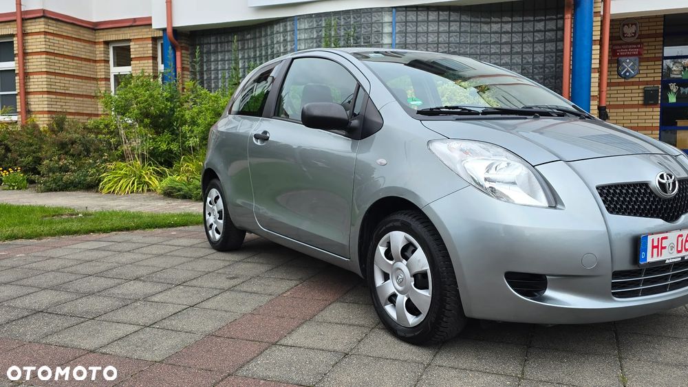 Toyota Yaris - 30