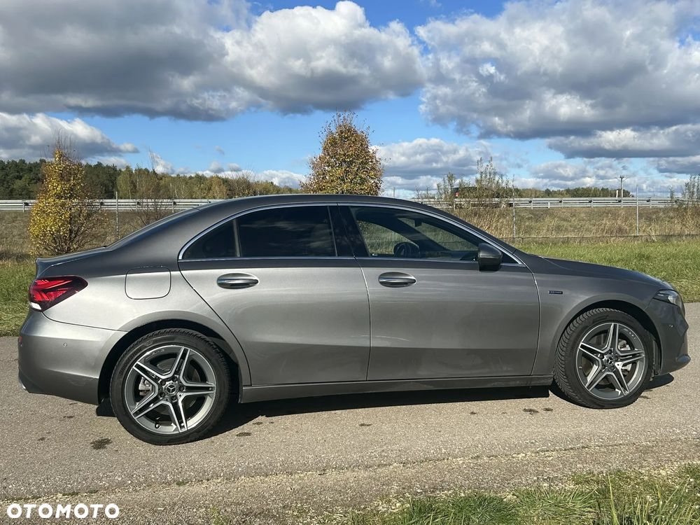 Mercedes-Benz Klasa A 250 E Progressive 8G-DCT - 4