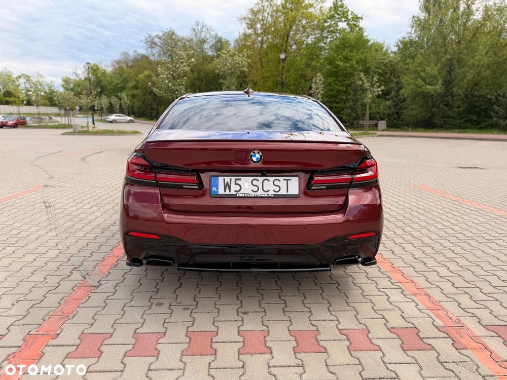 BMW Seria 5 540i xDrive mHEV sport - 9