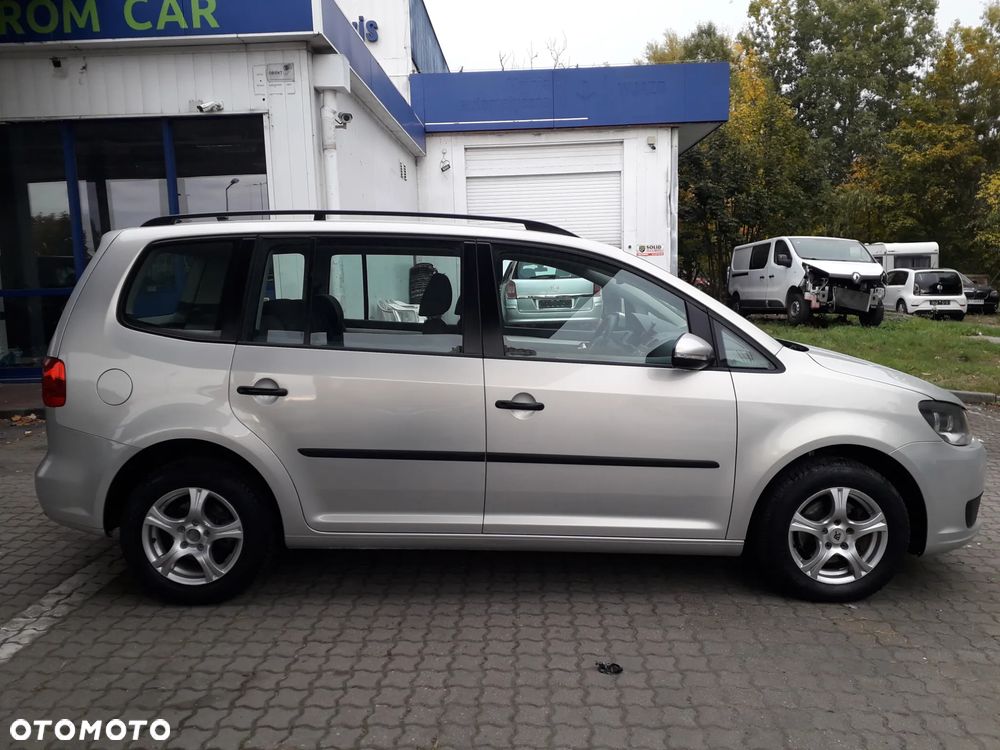 Volkswagen Touran - 25