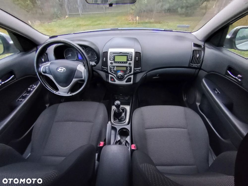 Hyundai i30 1.6 CRDi Base + World Cup - 14