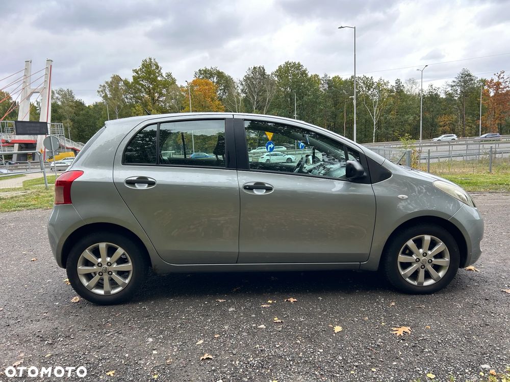 Toyota Yaris 1.3 Luna - 2