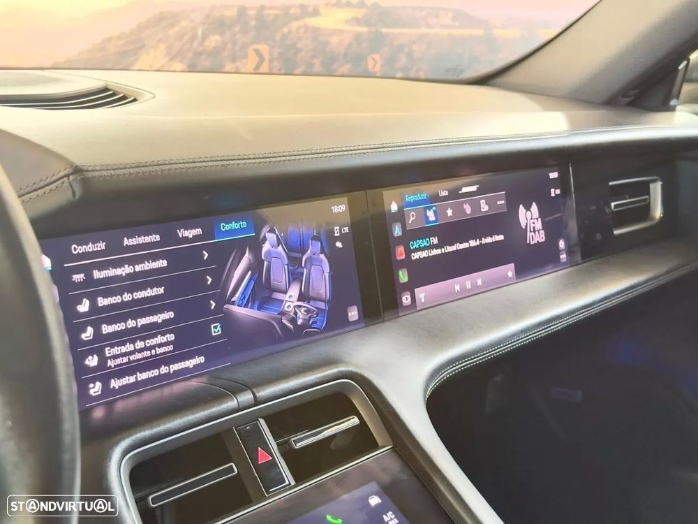 Porsche Taycan 4S - 37