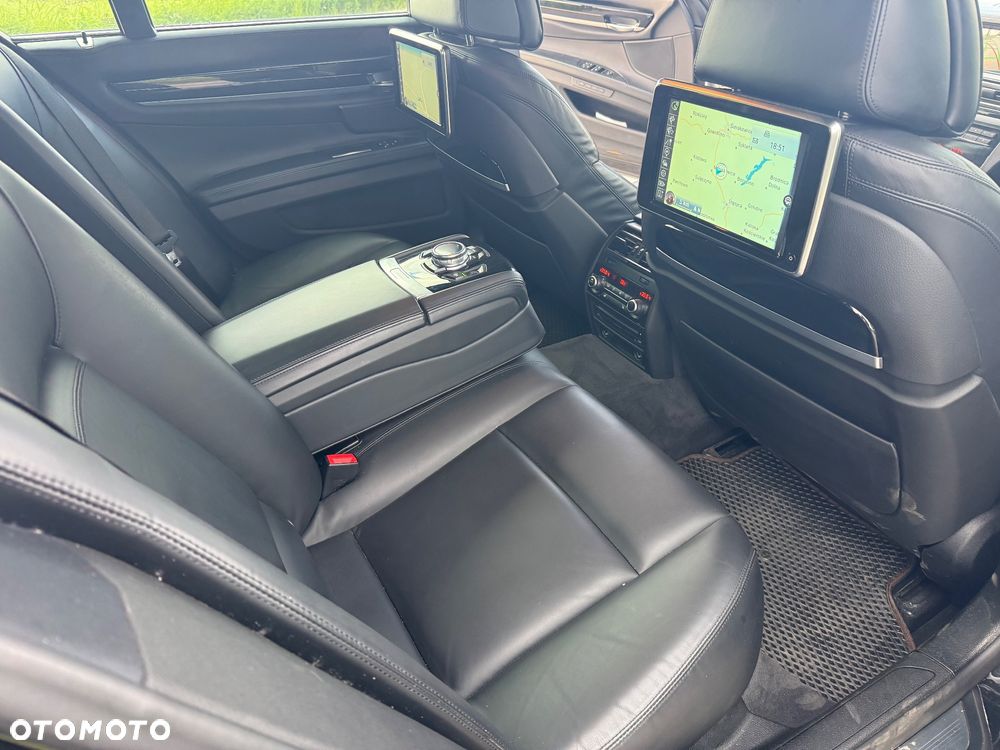 BMW Seria 7 740d xDrive - 17
