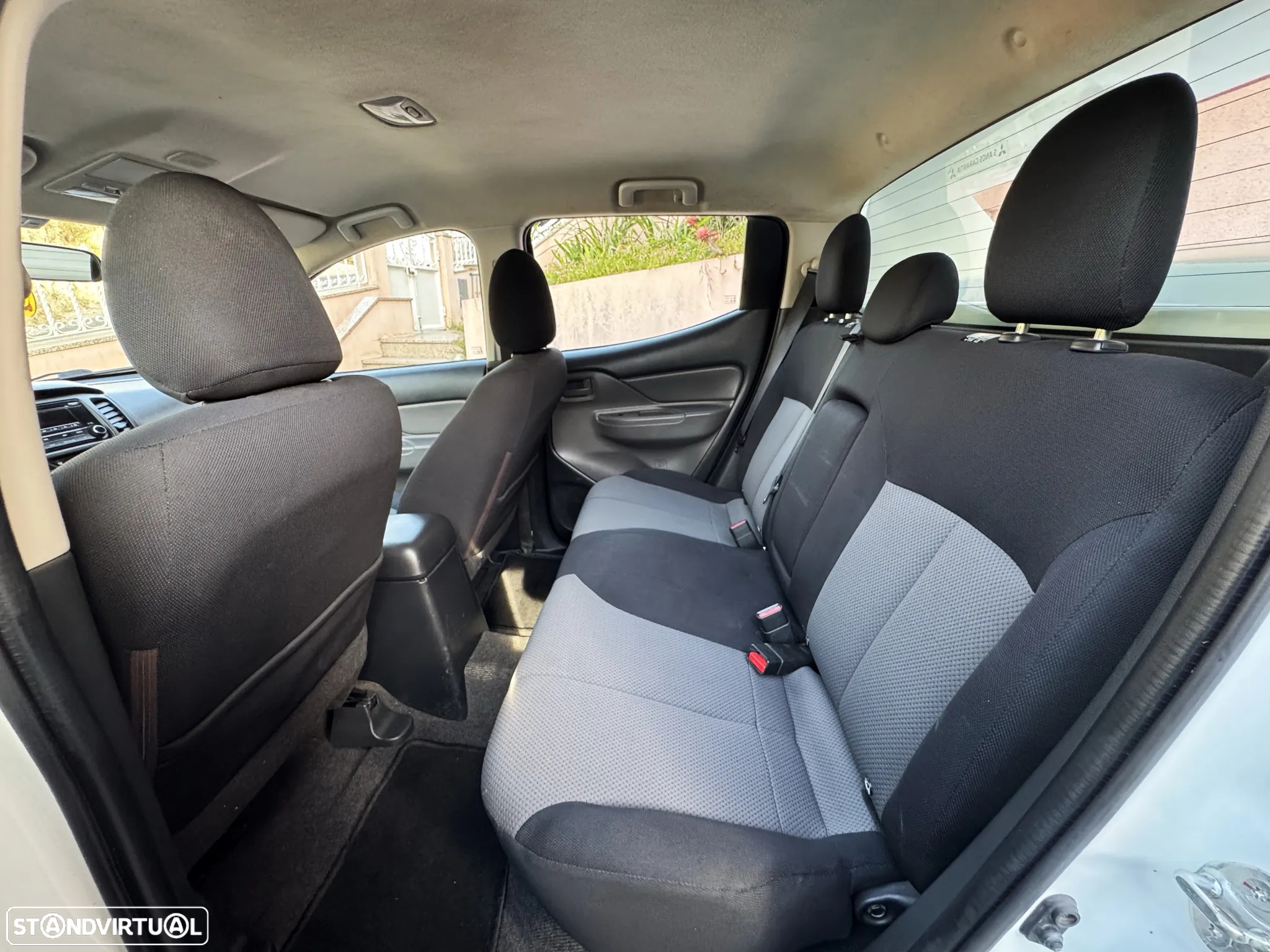 Mitsubishi L200 2.4 DI-D CD Invite 4WD - 9
