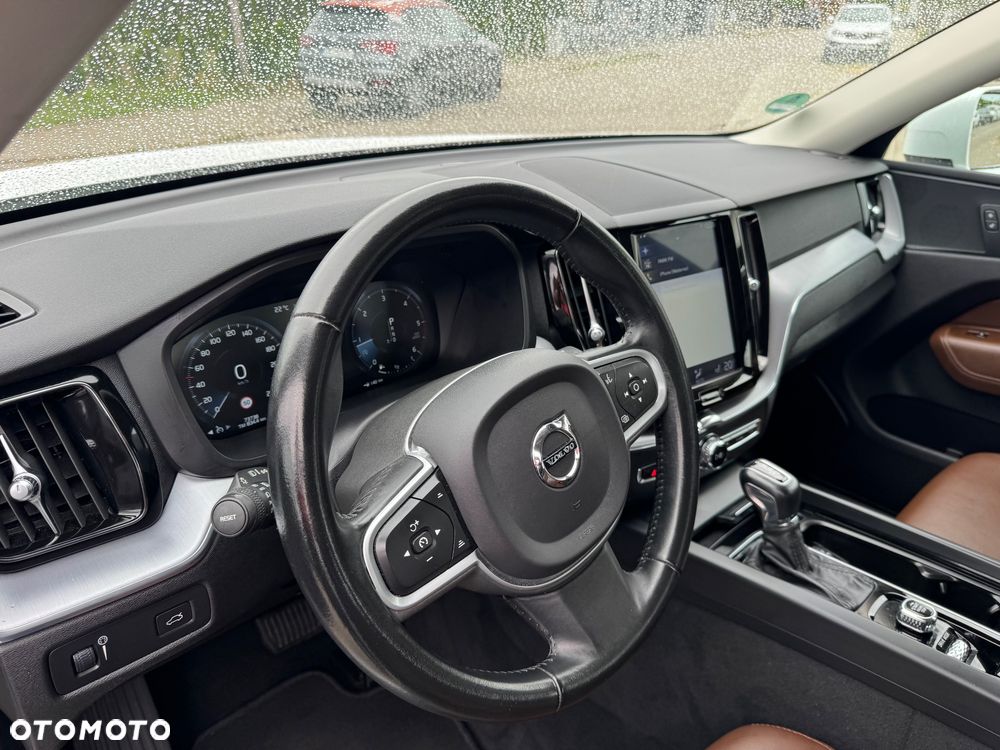 Volvo XC 60 B4 D Geartronic Momentum Pro - 23