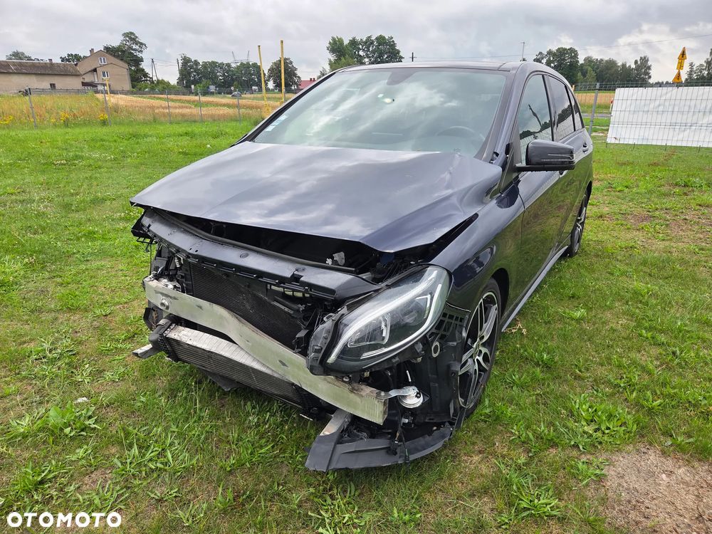 Mercedes-Benz Klasa B 180 d BlueEFFICIENCY Edition Style - 11