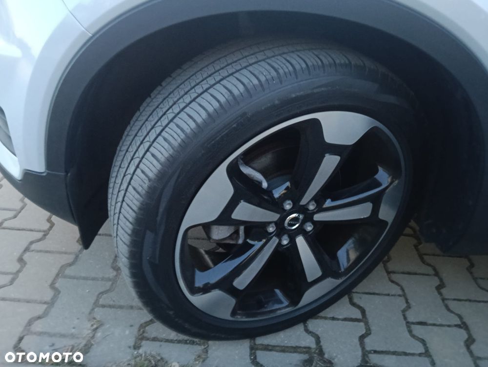 Volvo XC 40 T5 AWD Geartronic Momentum - 22
