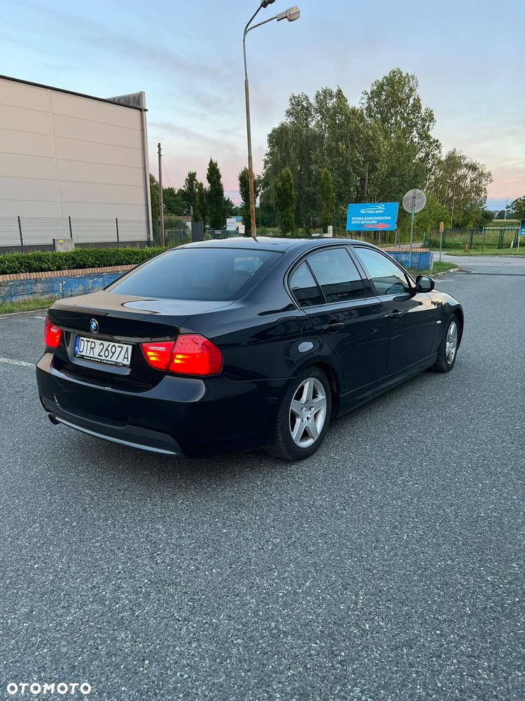 BMW Seria 3 320i - 5