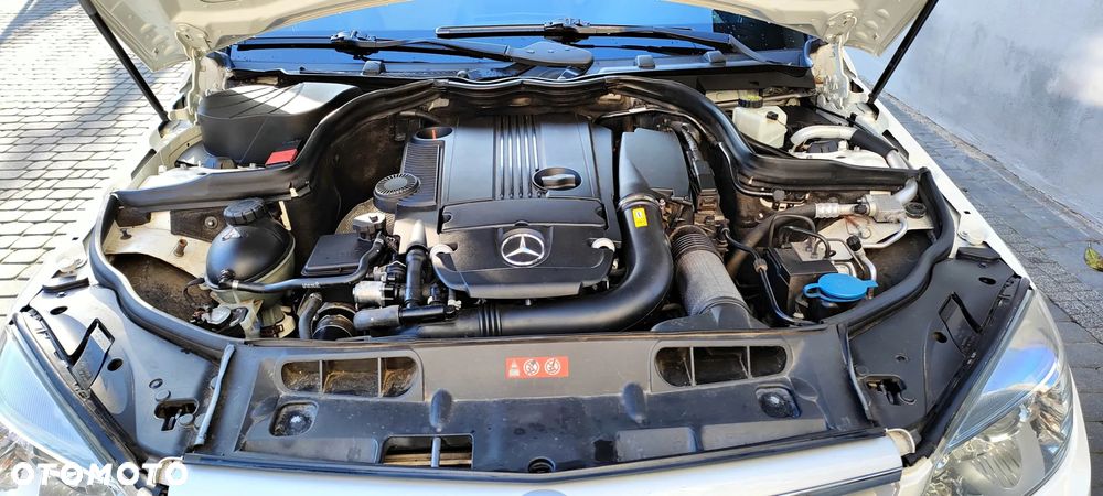 Mercedes-Benz Klasa C 180 CGI Automatik BlueEFFICIENCY Avantgarde - 10