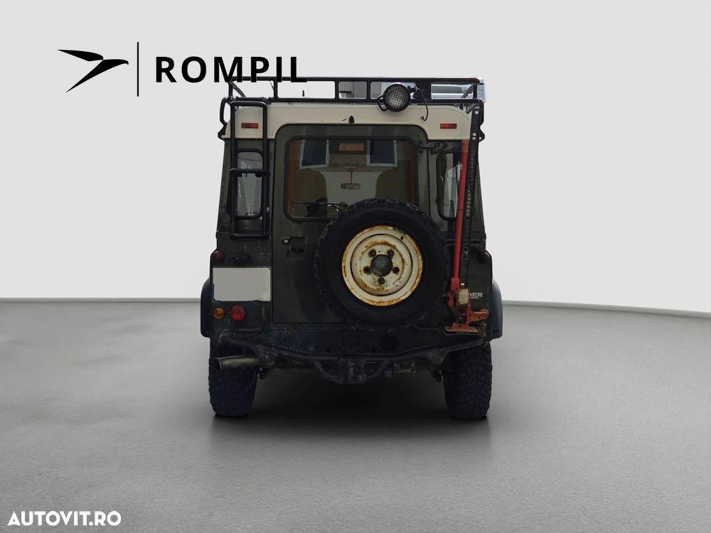 Land Rover Defender - 6
