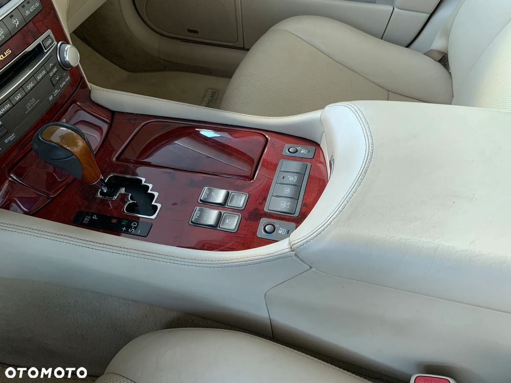 Lexus LS 460 Prestige - 16