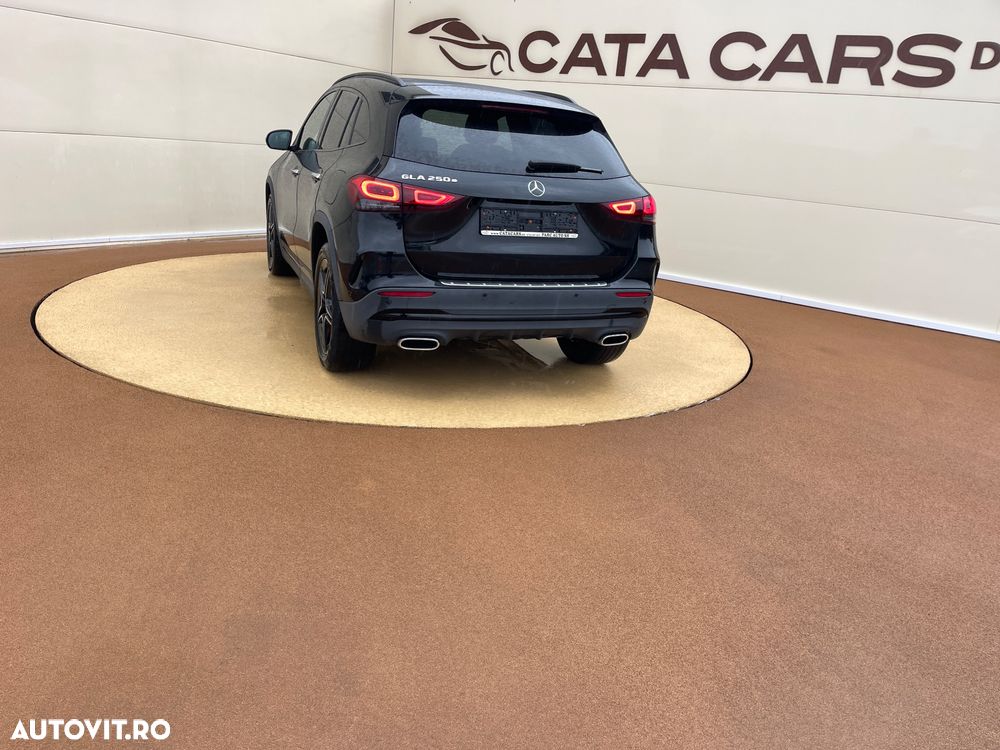 Mercedes-Benz GLA 250 e - 12