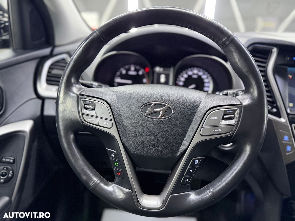 Hyundai Santa Fe - 3