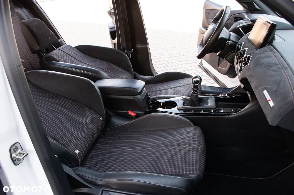 DS Automobiles DS 3 Crossback 1.5 BlueHDi Performance Line - 29