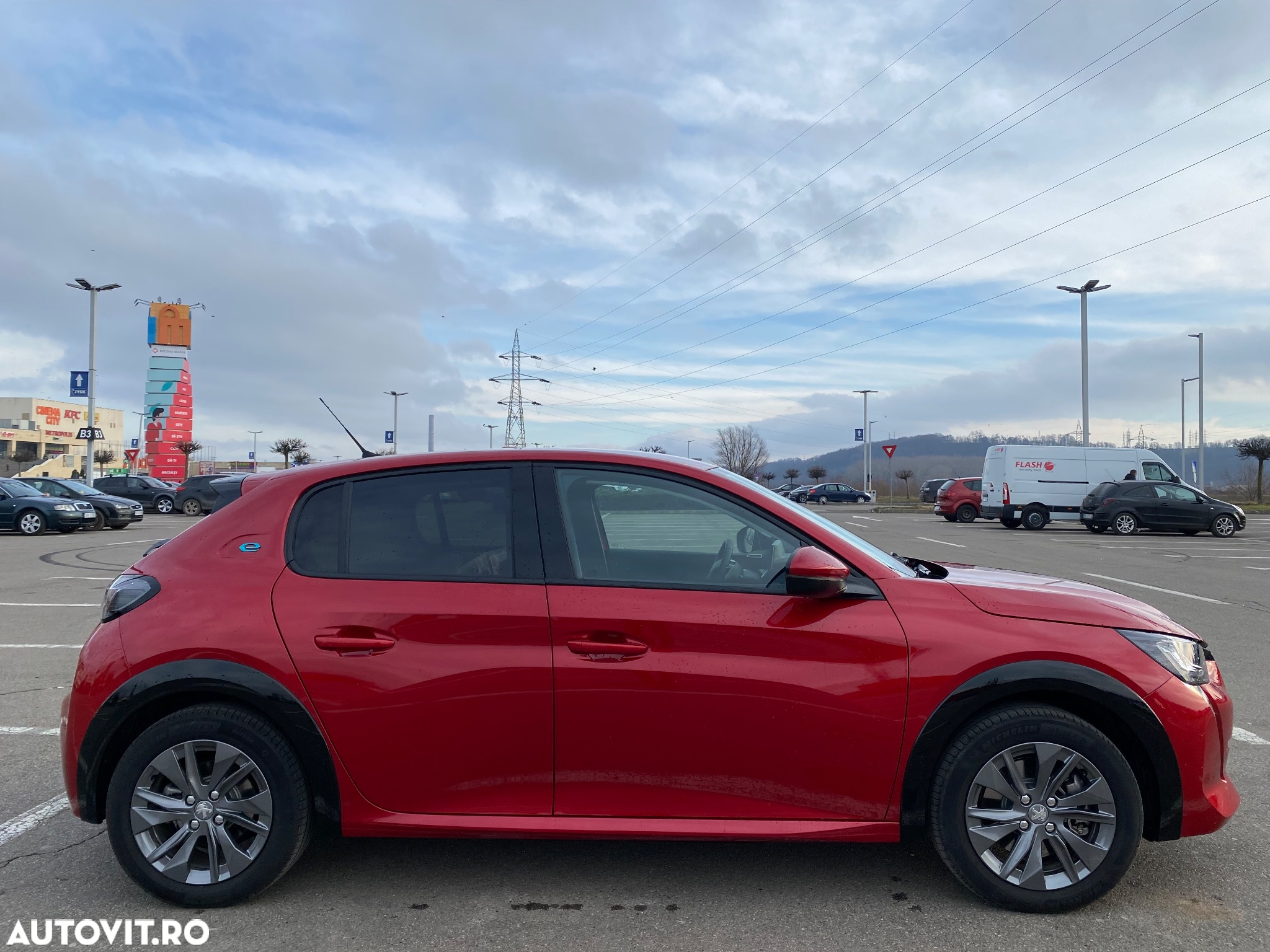 Peugeot 208 e-208 Allure - 4