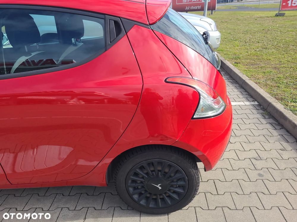 Lancia Ypsilon 1.2 8V Elefantino S&S - 10