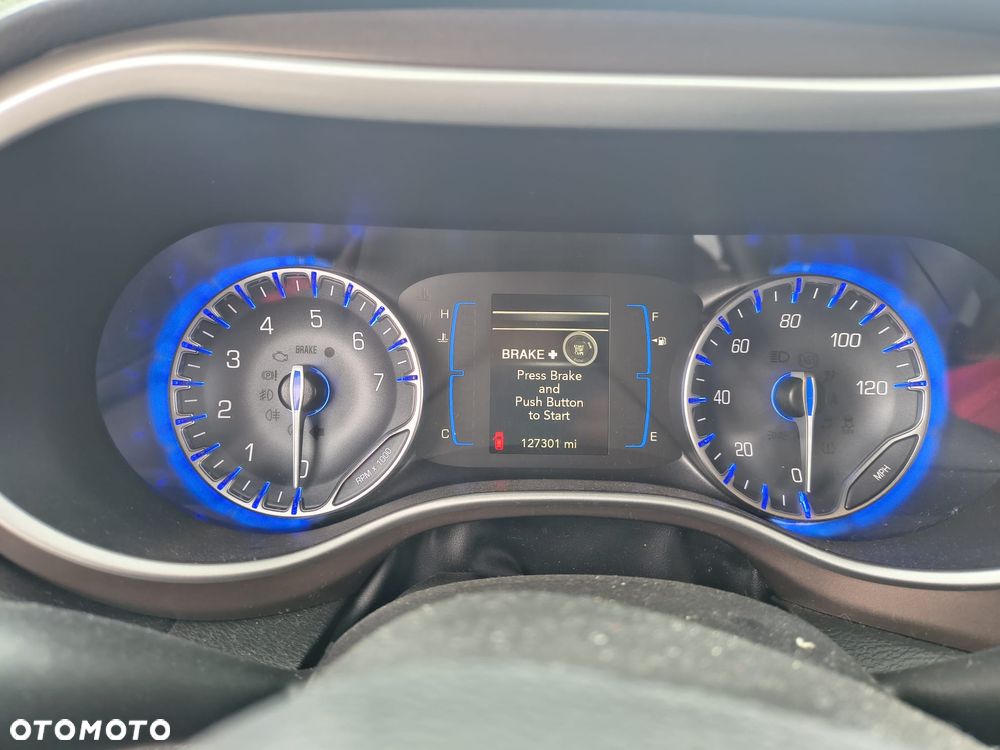 Chrysler Pacifica - 10