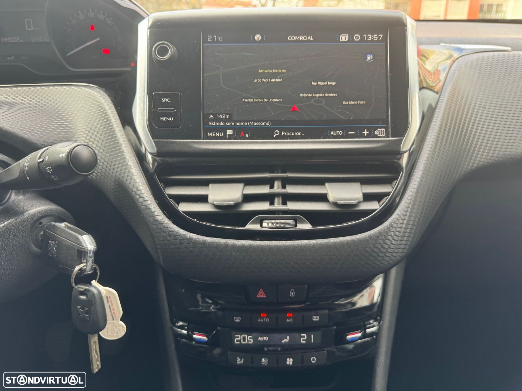 Peugeot 2008 1.6 BlueHDi Style - 11