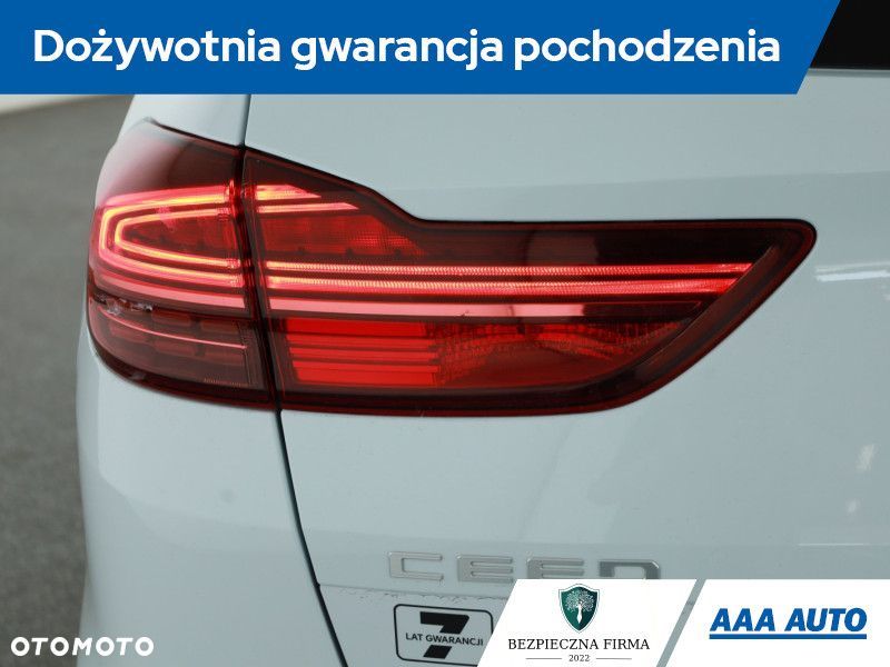 Kia Ceed - 21