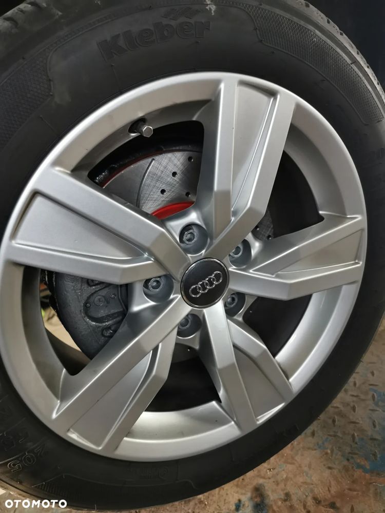 Audi A3 3-drzwiowe 2.0 TDI Attraction DSG - 4