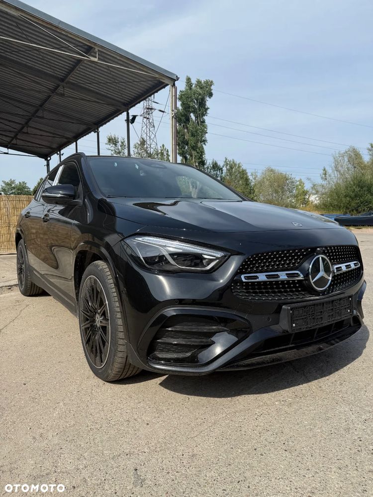 Mercedes-Benz GLA 200 AMG Line - 2