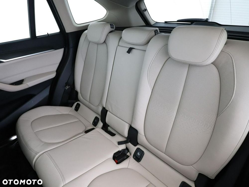 BMW X1 sDrive20d xLine - 18