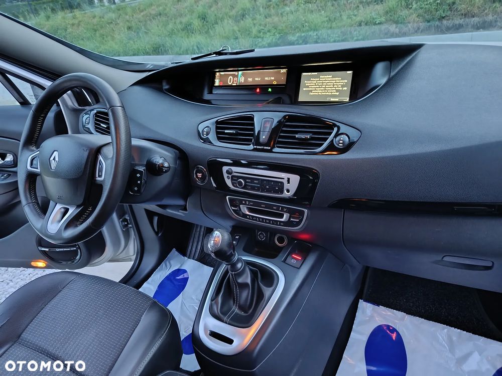 Renault Grand Scenic Gr 1.4 16V TCE Bose Edition - 4