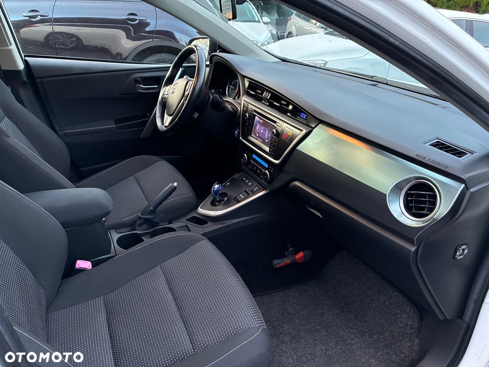 Toyota Auris - 11