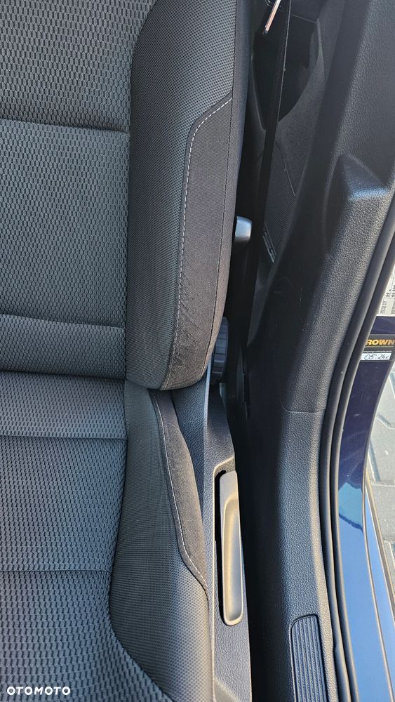 Volkswagen Golf 2.0 TDI BlueMotion Technology Edition - 4