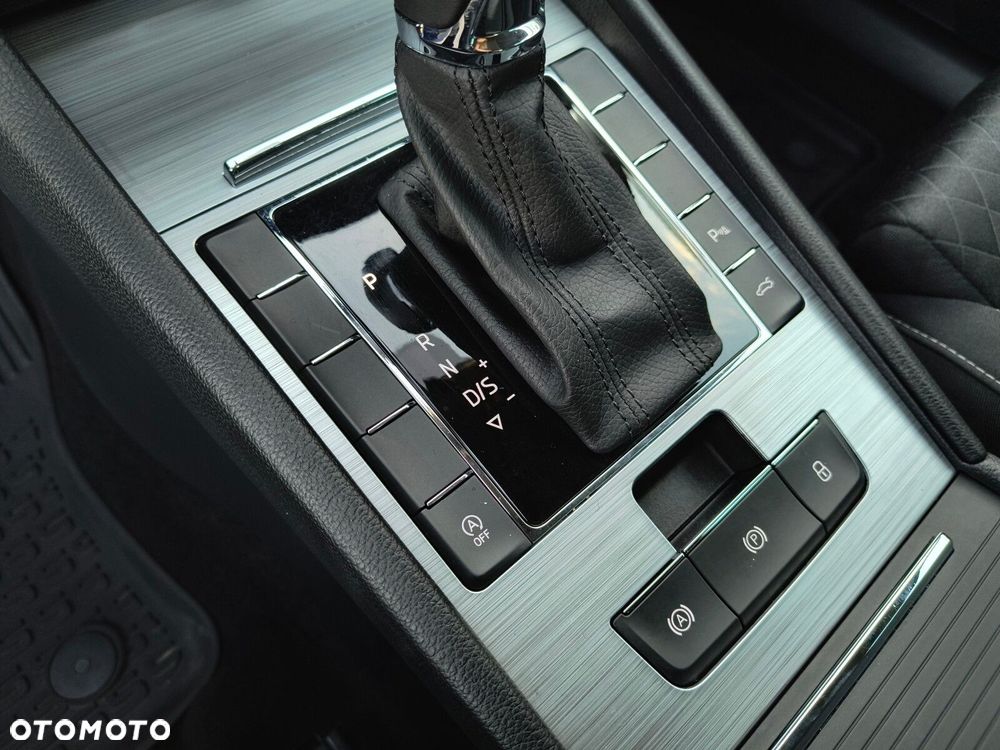 Skoda Superb 2.0 TDI SCR Ambition DSG - 22