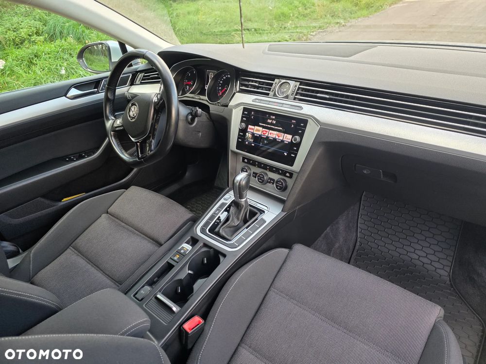 Volkswagen Passat - 8