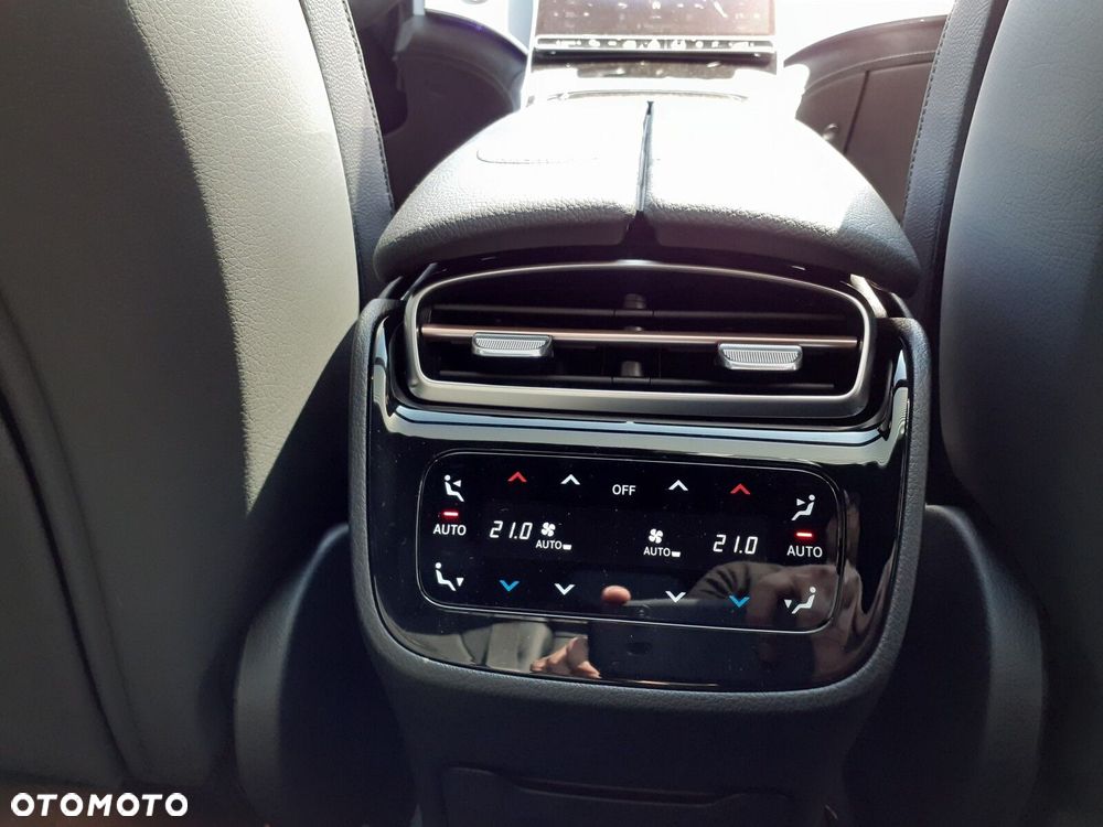 Mercedes-Benz EQE - 26