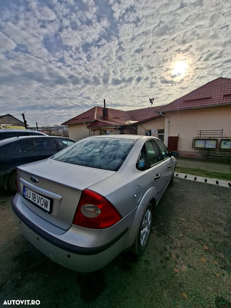 Ford Focus 1.6i 16V - 3