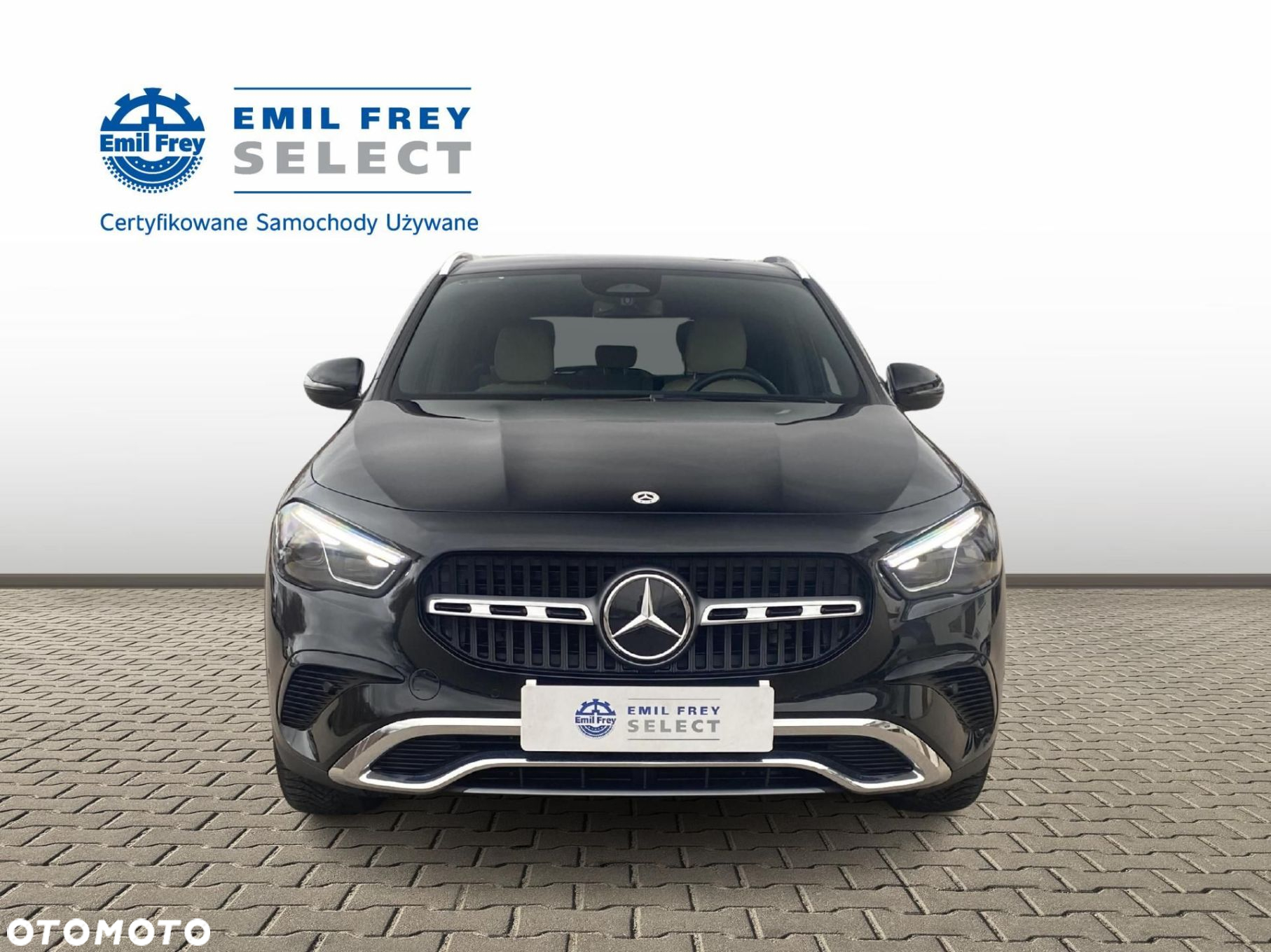 Mercedes-Benz GLA - 8