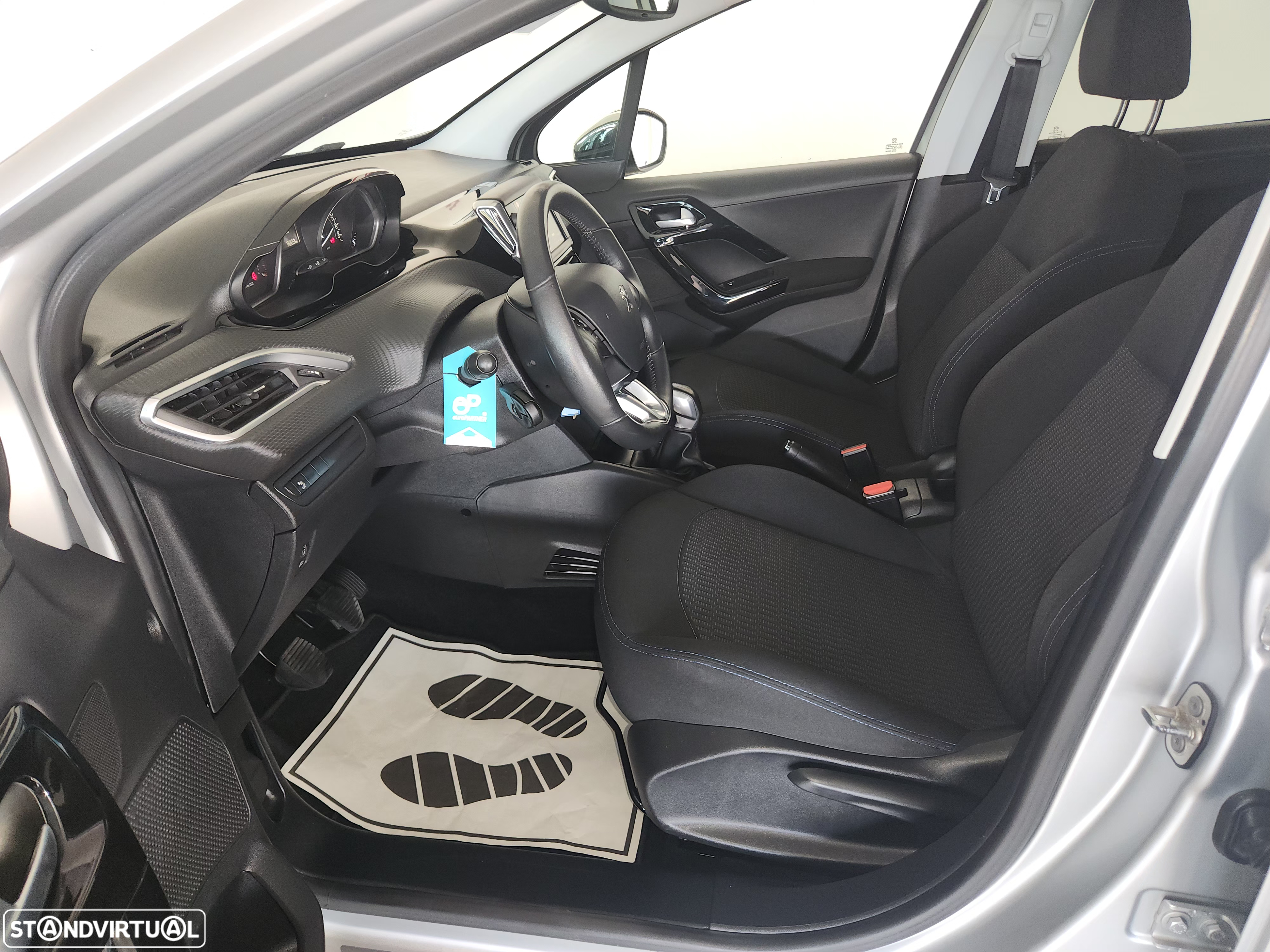 Peugeot 208 1.2 PureTech Style - 23