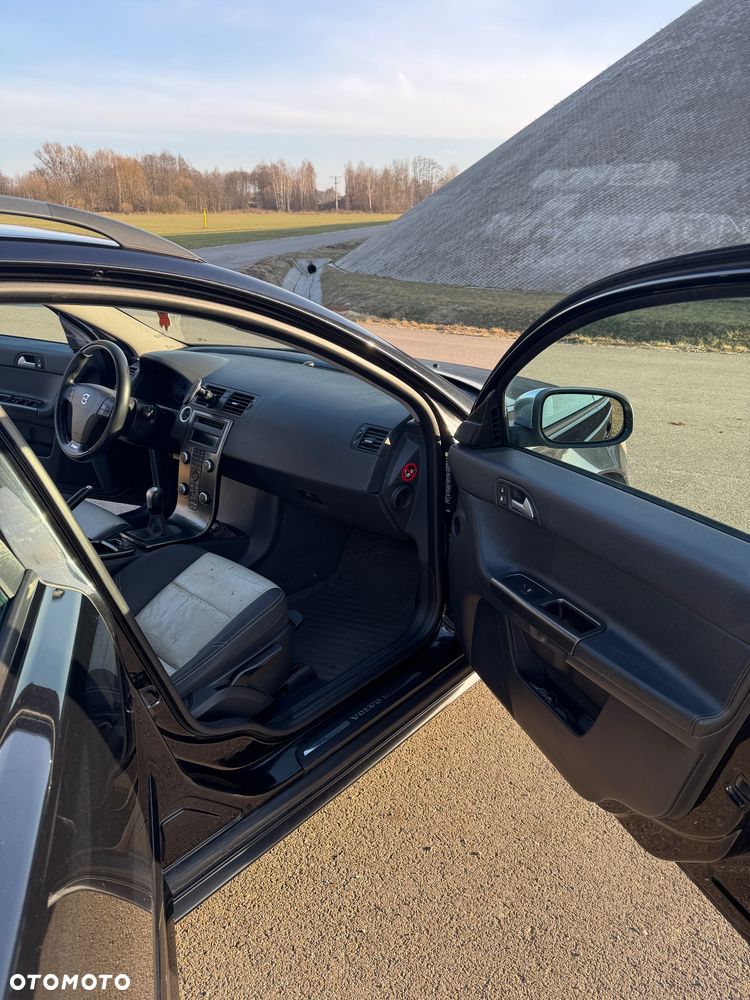 Volvo V50 2.0D R-Design Momentum - 11