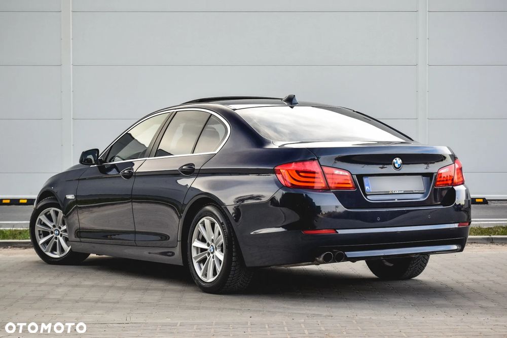 BMW Seria 5 520i - 4