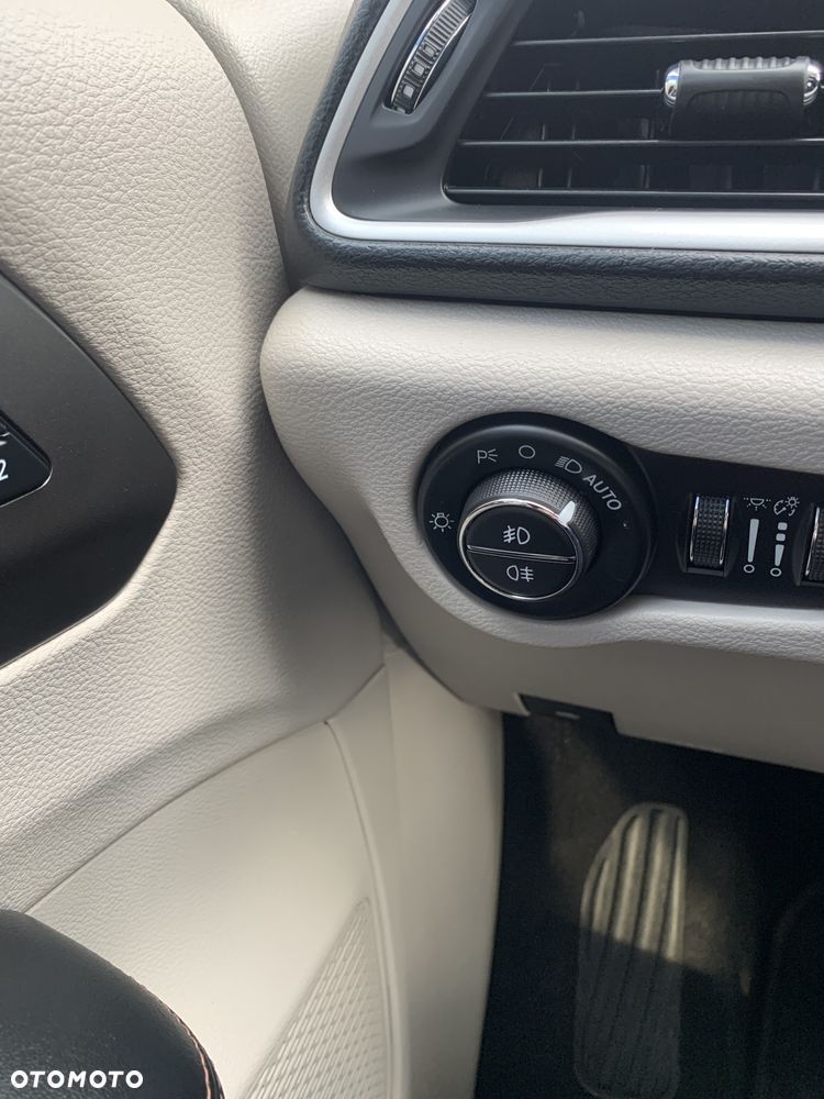 Chrysler Pacifica - 35