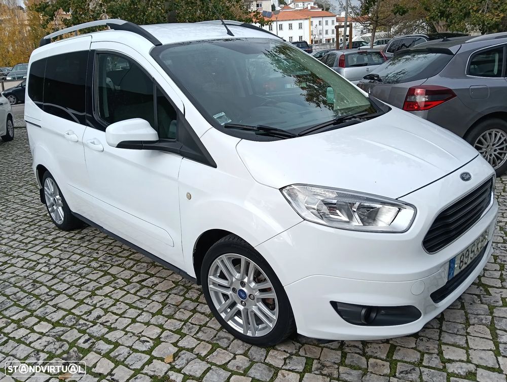 Ford Tourneo Courier 1.5 TDCi Titanium - 18