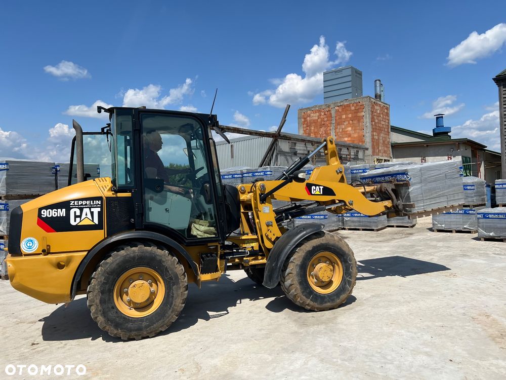 Caterpillar Ładowarka łamana 906M Cat łyżka widły 907 908 5 6 ton SZYBKOZŁĄCZE HYDRAULICZNE dodatkowe linie ZAMIATARKA za dopłatą - 9