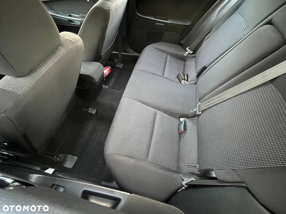 Mitsubishi Lancer - 11